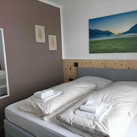 & Haus Edelweiss Bed and Breakfast Holzgau